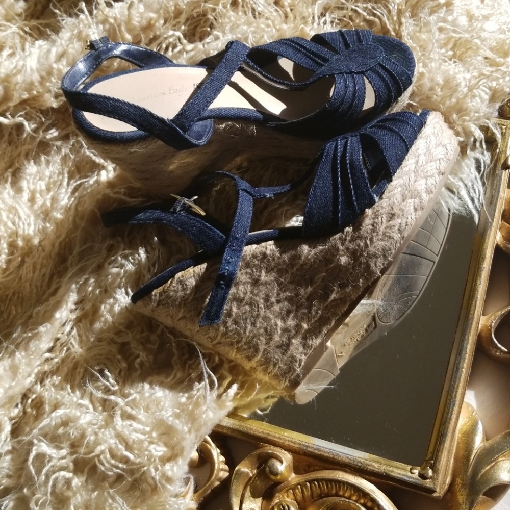 ☀️American Eagle Denim wedges☀️